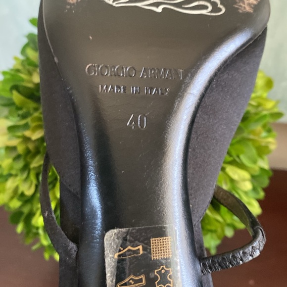 GIORGIO ARMANI VINTAGE BLACK SATIN SLINGBACK POINTED KITTEN HEELS PUMPS SIZE 40 - Picture 11 of 13